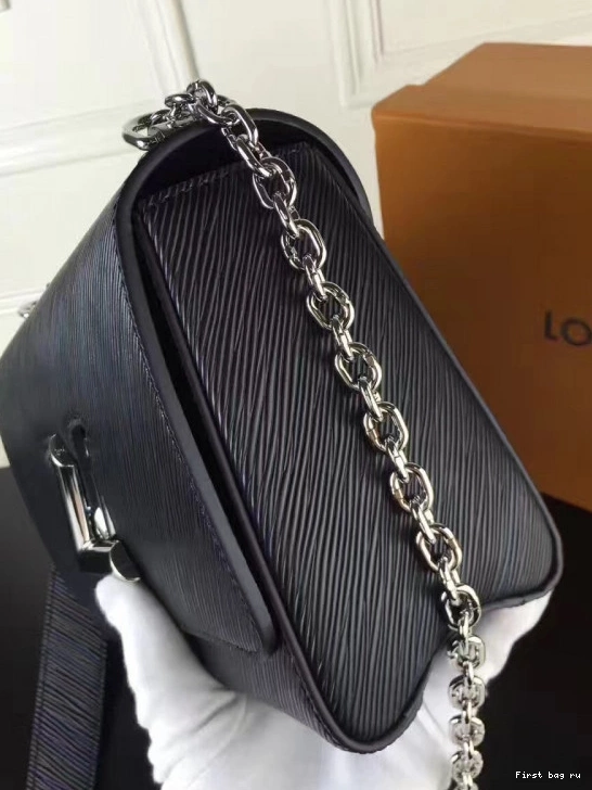 First bag ru TWIST Louis Vuitton 0709